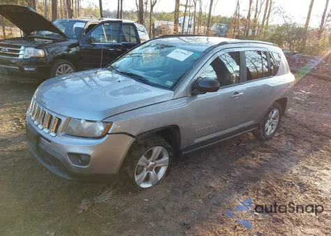 2016 Jeep Compass Sport z USA, uszkodzony, nr VIN 1C4NJCBB8GD506391